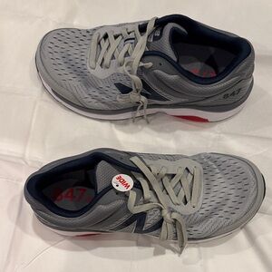 New Balance 847 V4 Men's Gray Athletic Shoes